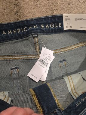 American Eagle Outfitters Men's Medium Blue Athletic Fit FLEX Jeans